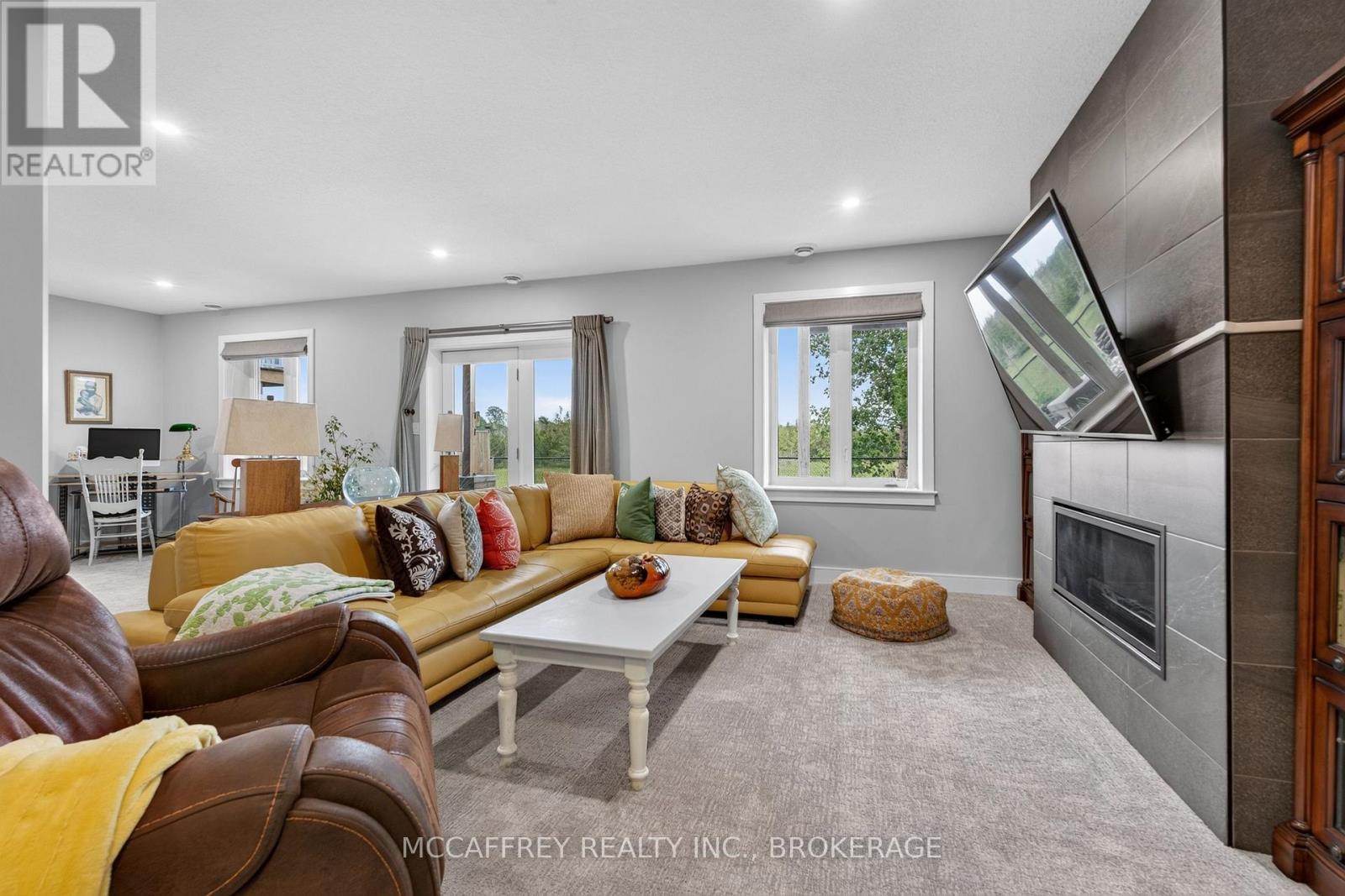 138 BRENNAN CRESCENT - Image 30