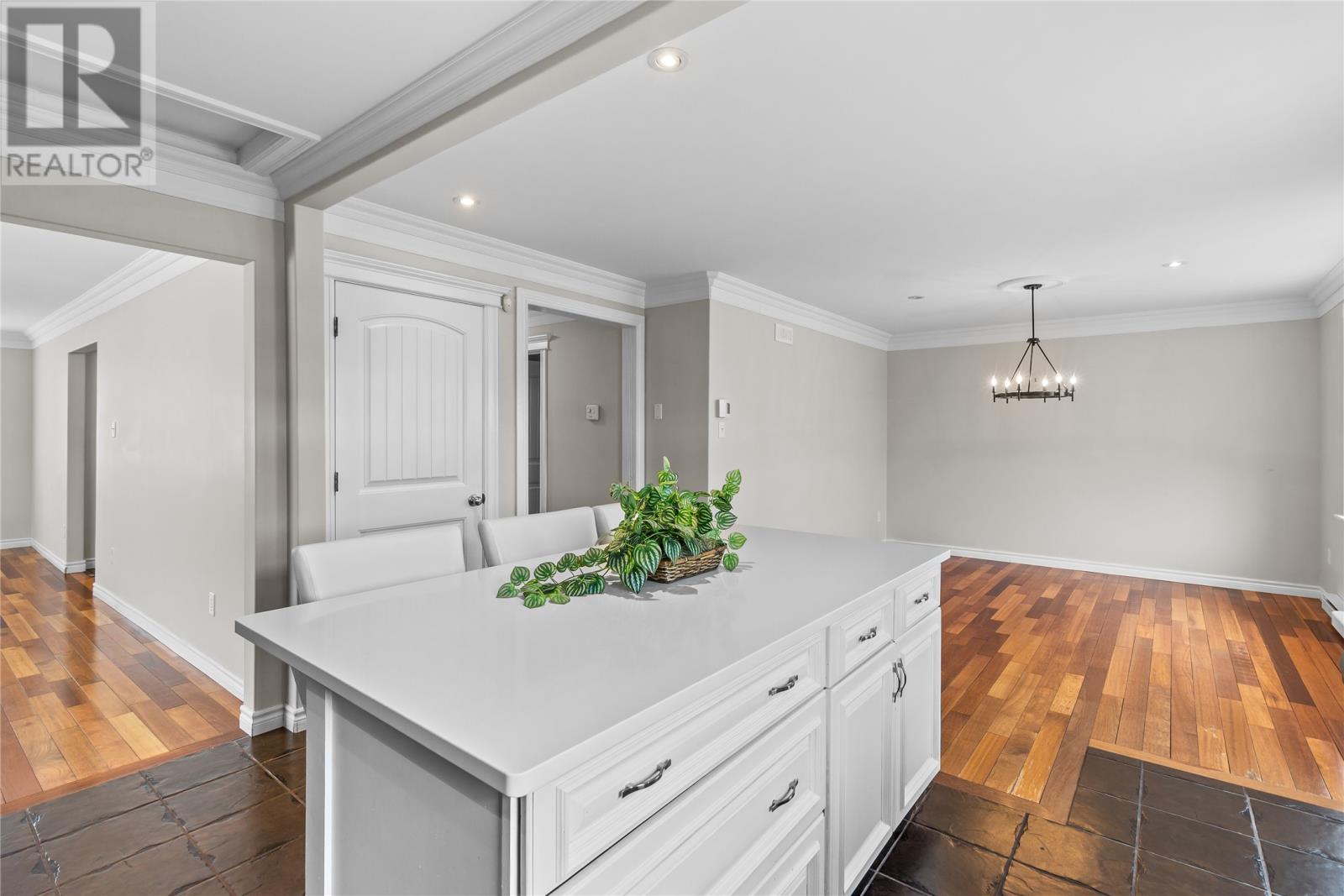 2 Russ Howard Street - 12