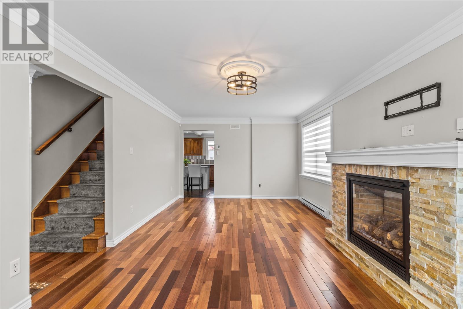 2 Russ Howard Street - 18