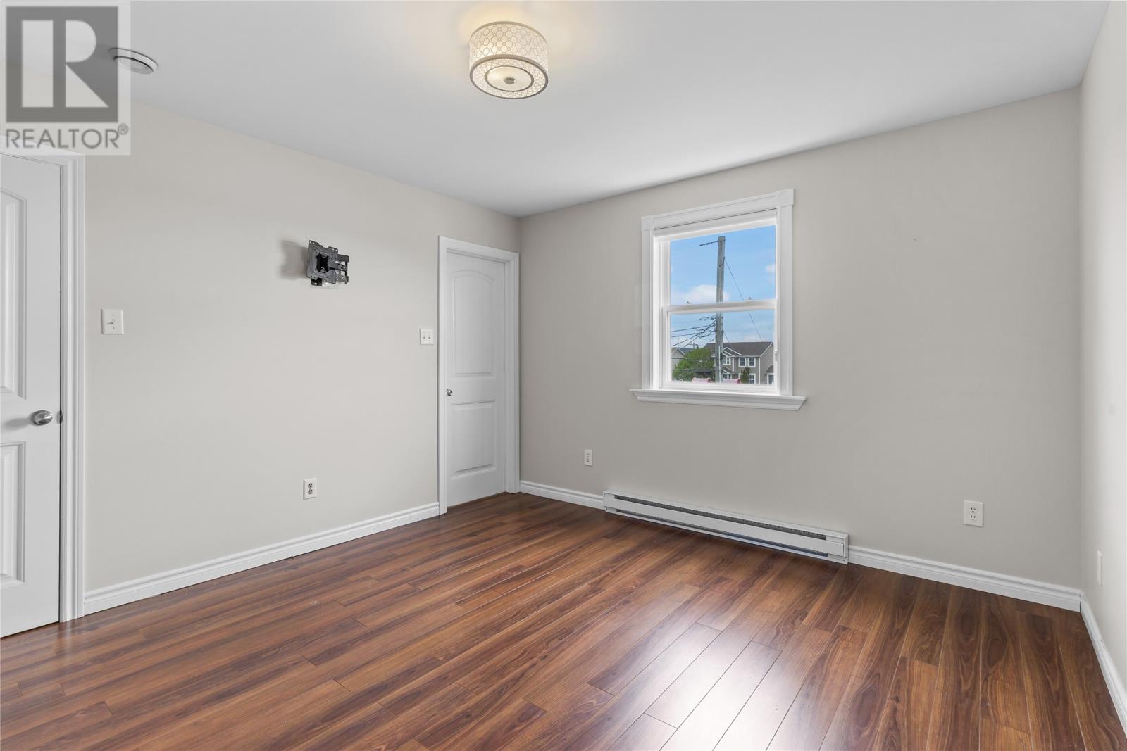2 Russ Howard Street - 24