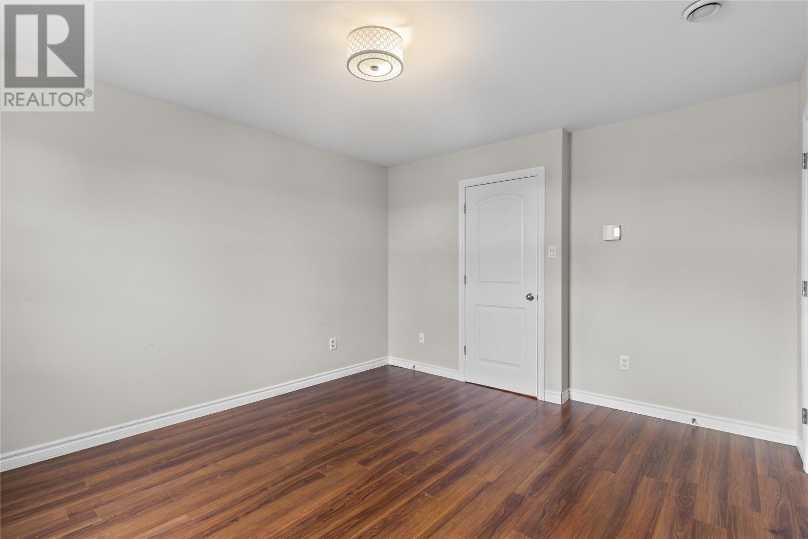 2 Russ Howard Street - 25