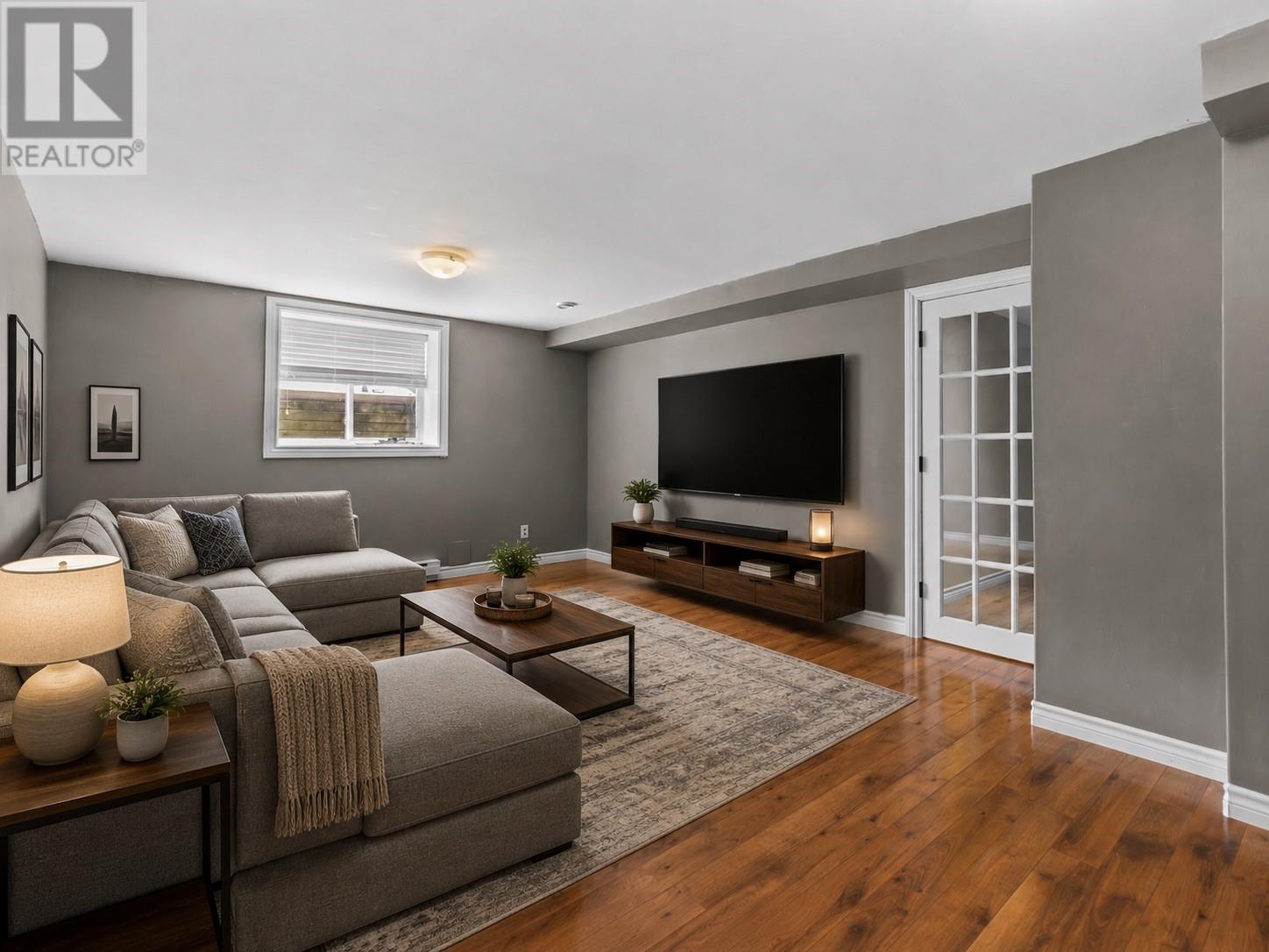 2 Russ Howard Street - 33