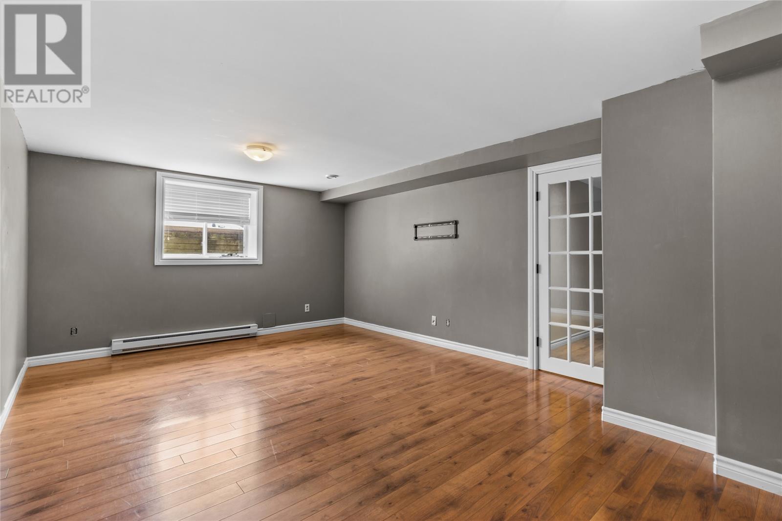 2 Russ Howard Street - 35