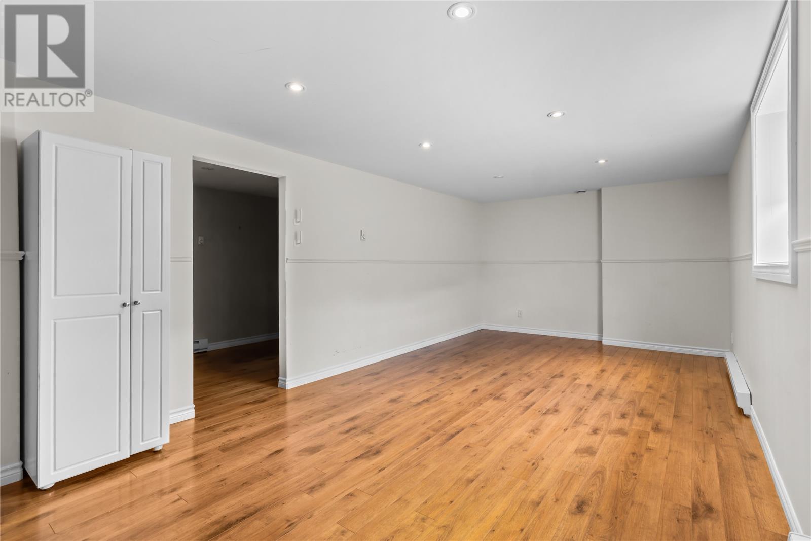 2 Russ Howard Street - 37