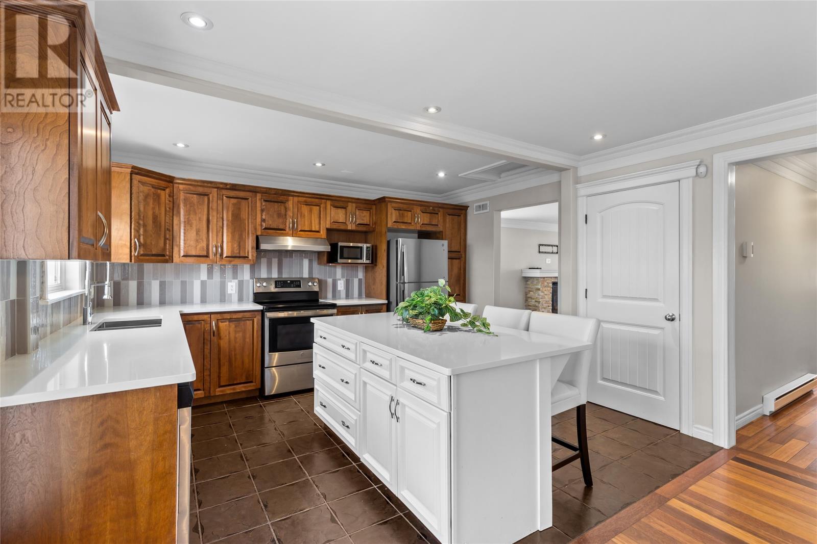 2 Russ Howard Street - 8
