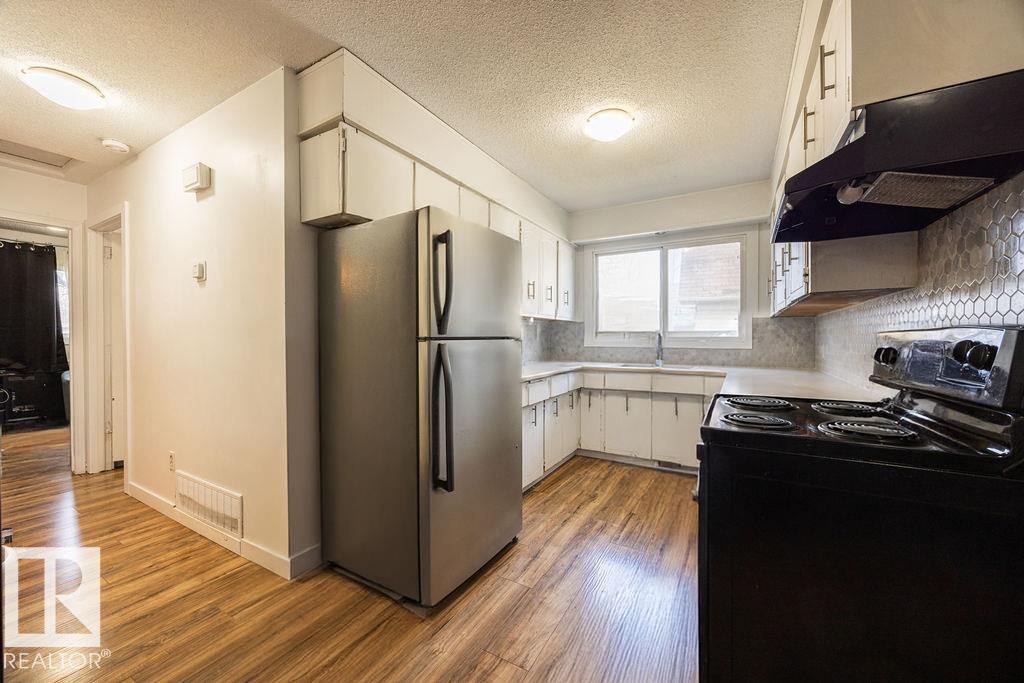 12822/12824 123 ST NW - 31