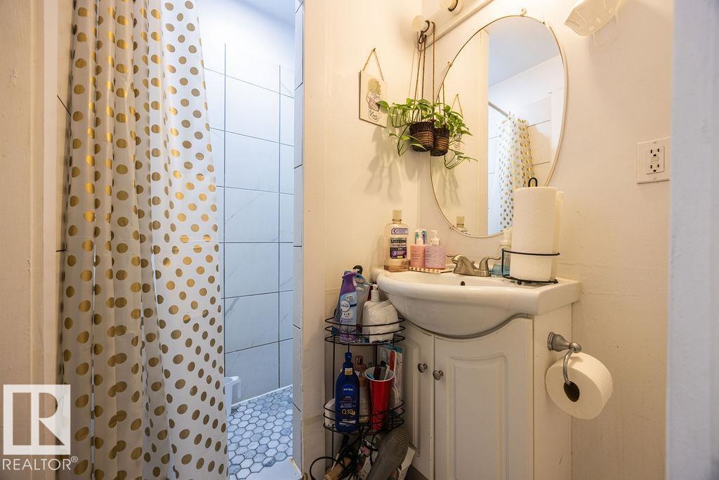 12822/12824 123 ST NW - 39