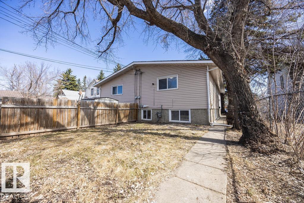 12822/12824 123 ST NW - 40