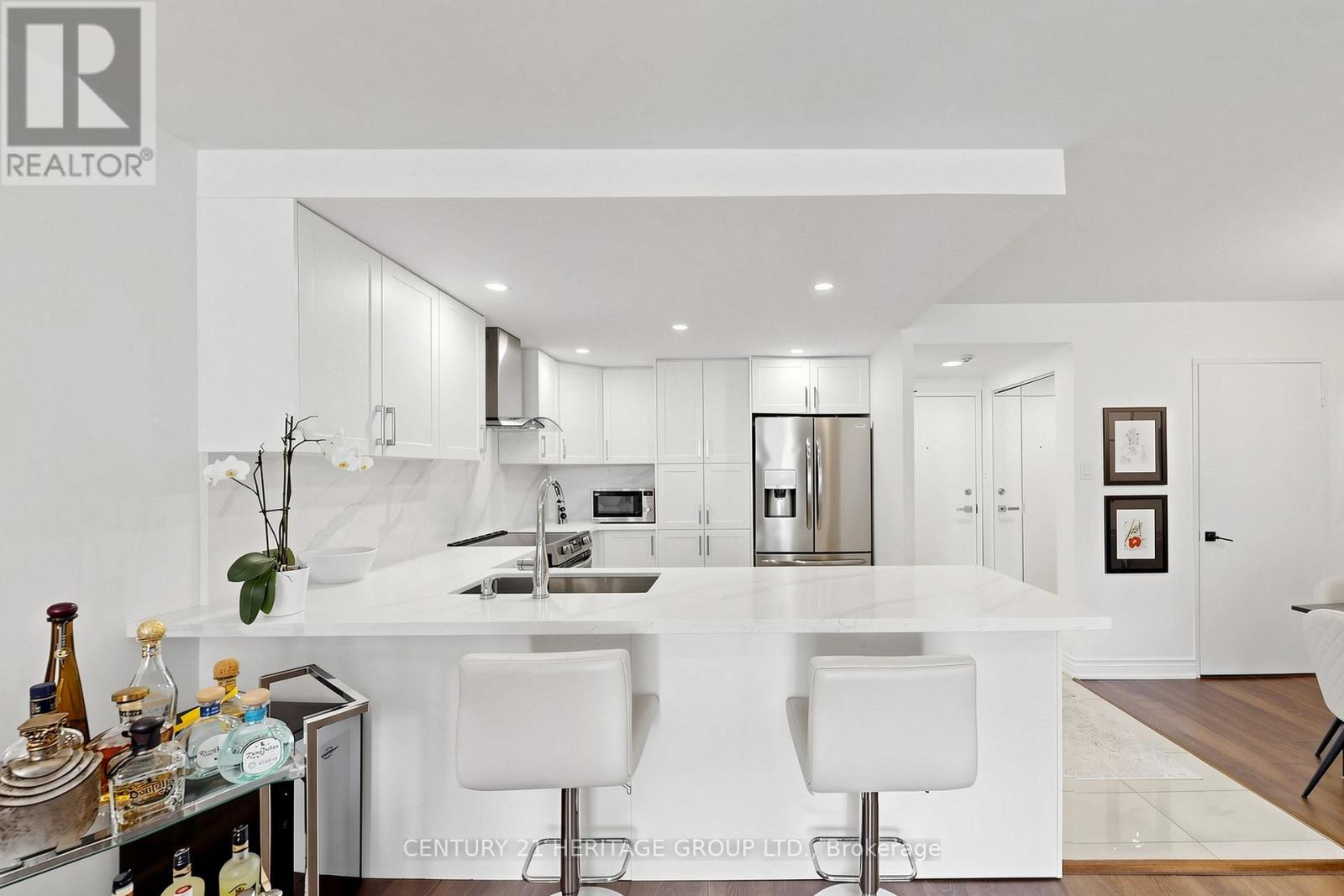 #210 7601 BATHURST STREET - 18