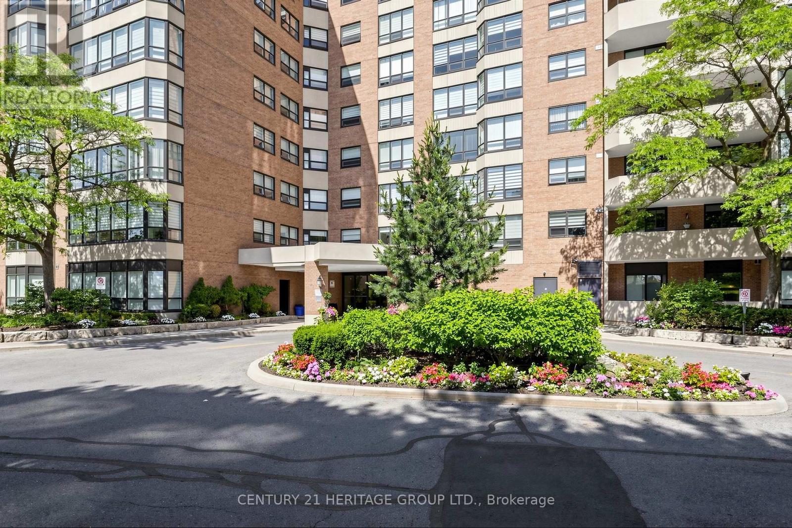 #210 7601 BATHURST STREET - 2