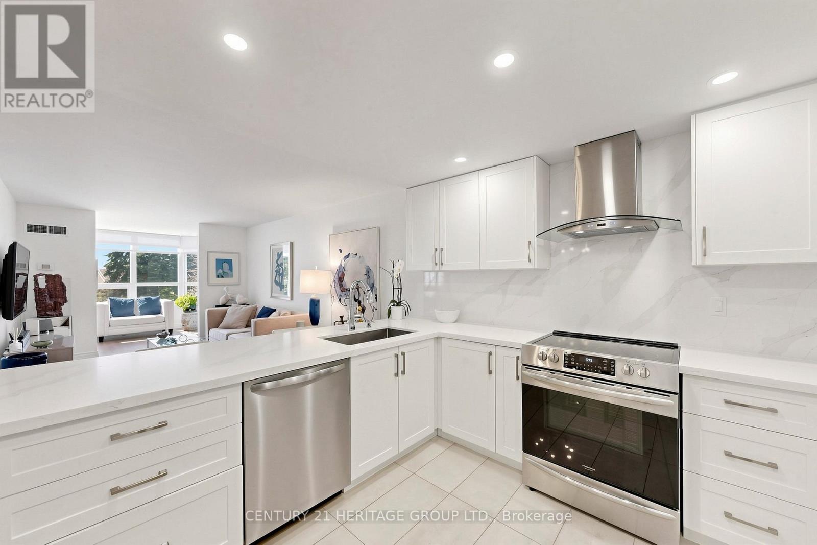 #210 7601 BATHURST STREET - 22