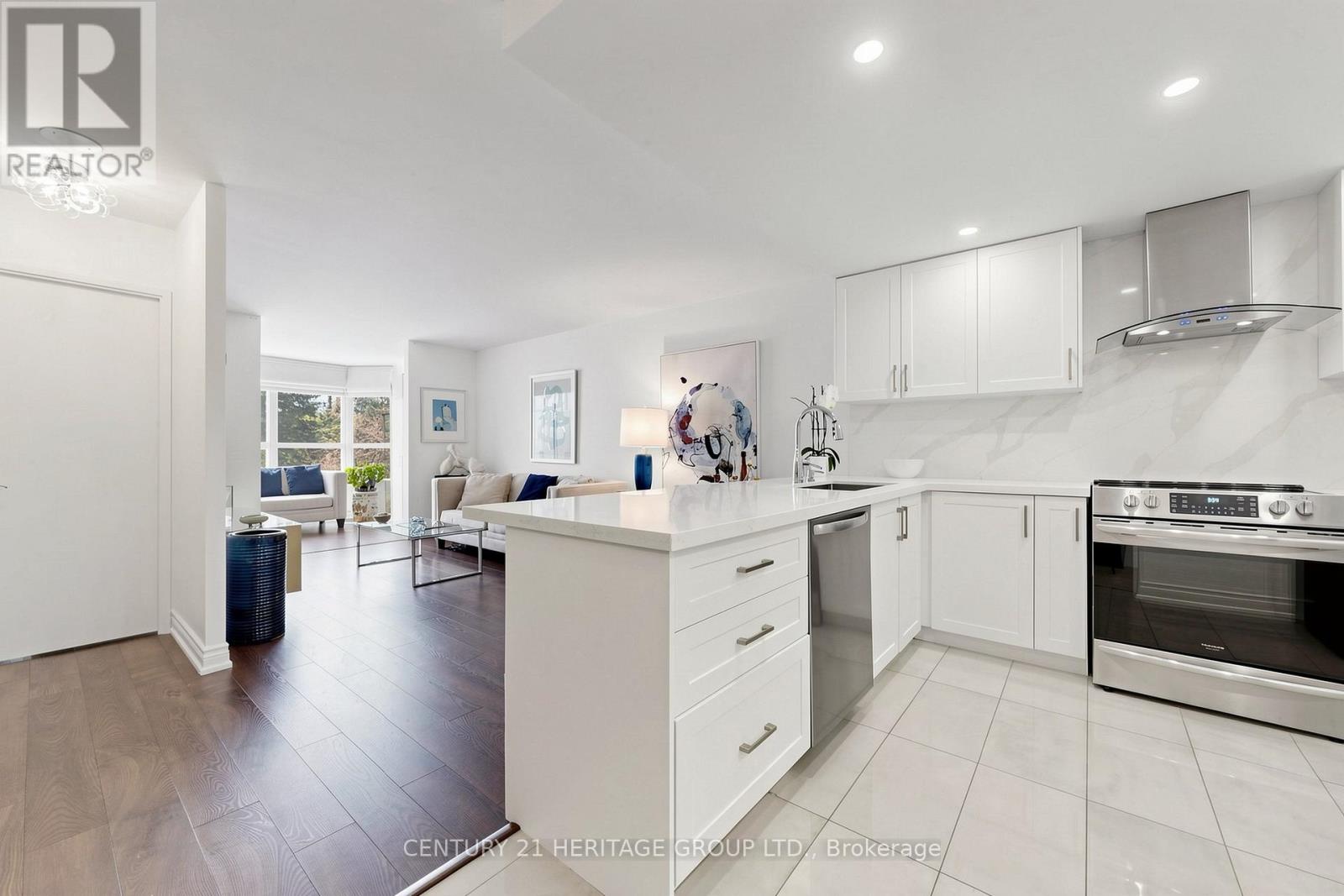 #210 7601 BATHURST STREET - 23