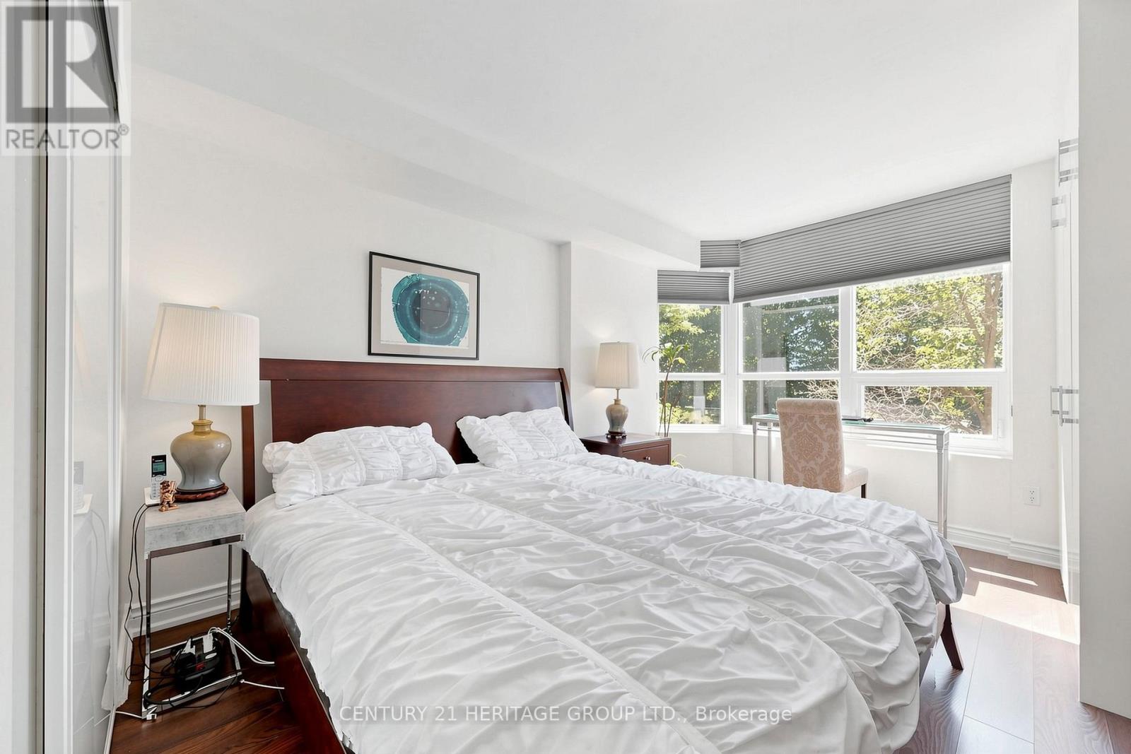 #210 7601 BATHURST STREET - 25