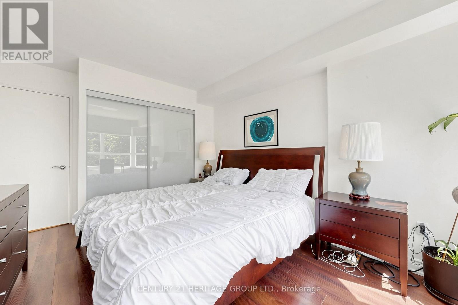 #210 7601 BATHURST STREET - 26