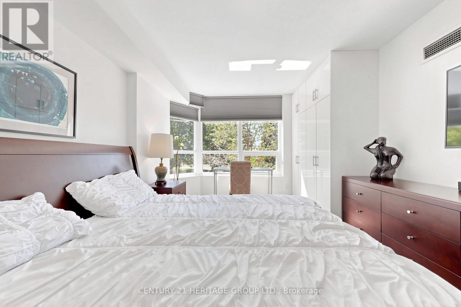#210 7601 BATHURST STREET - 27