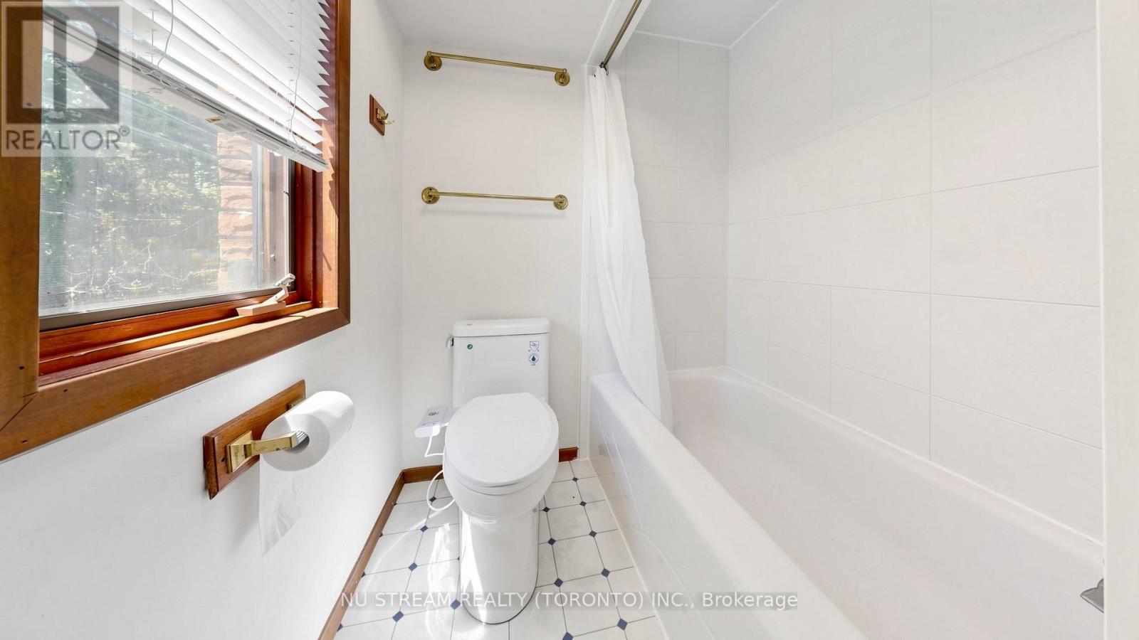 2881 DOANE ROAD - 20