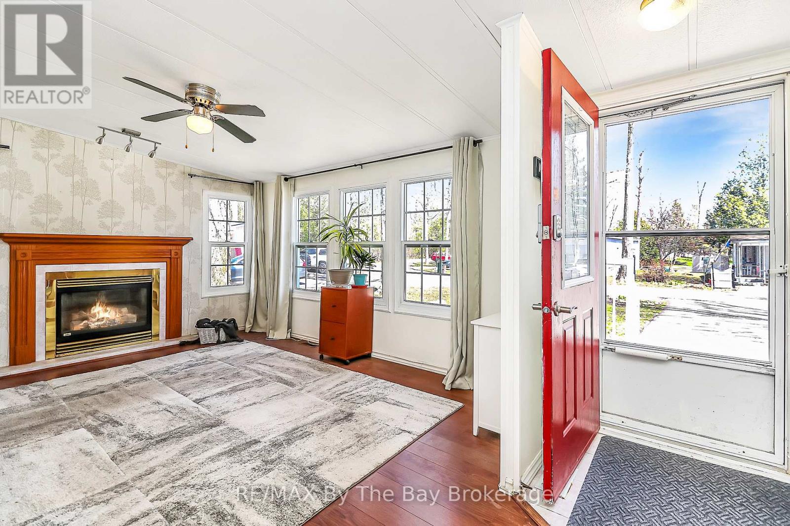 6 PACIFIC AVENUE - 4
