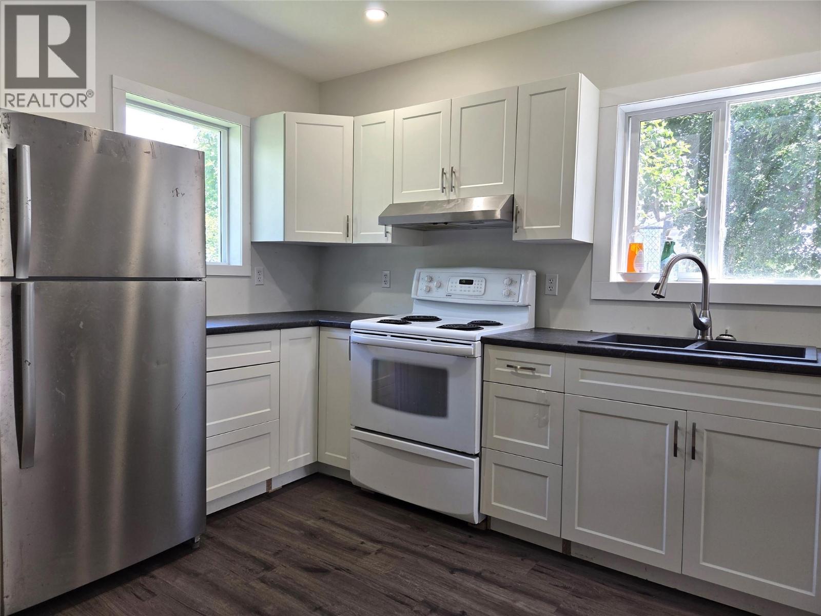 780 CAMERON Avenue - 4