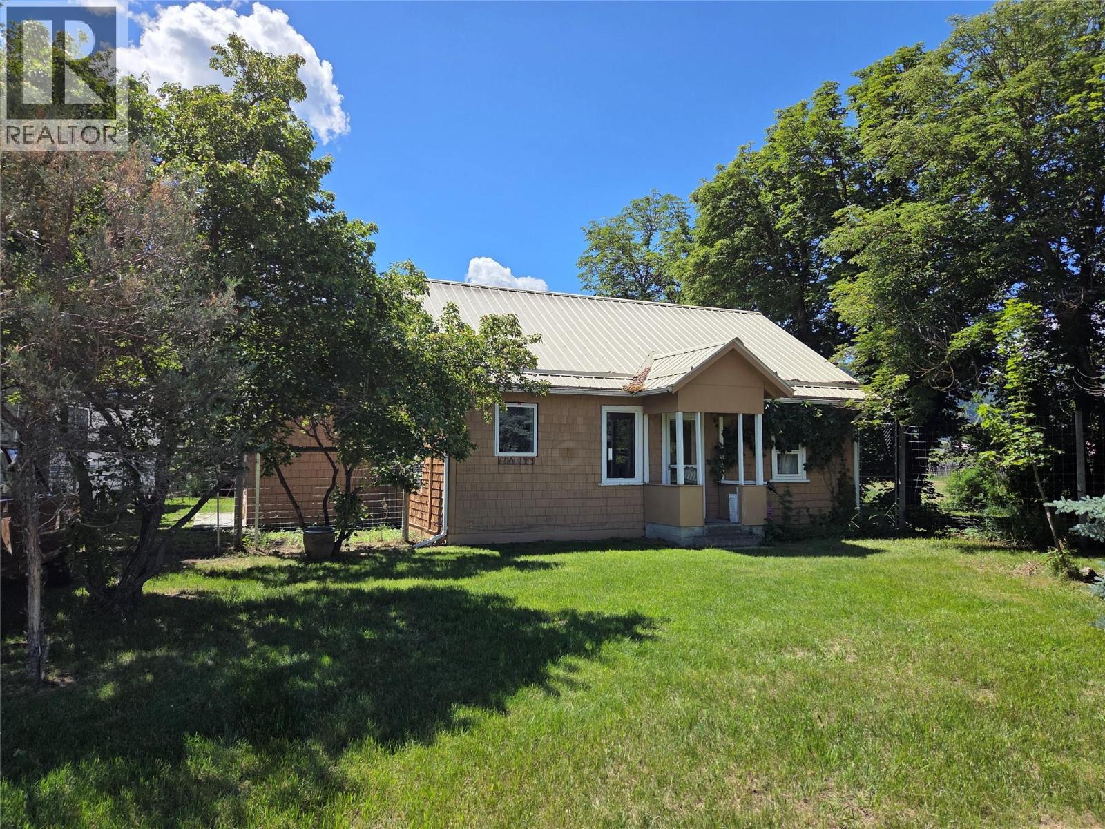 780 CAMERON Avenue - 1