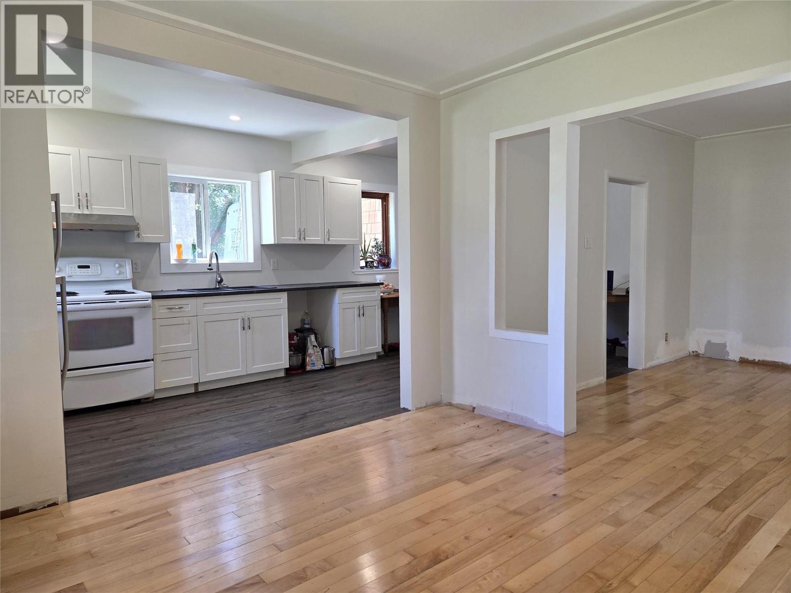 780 CAMERON Avenue - 10