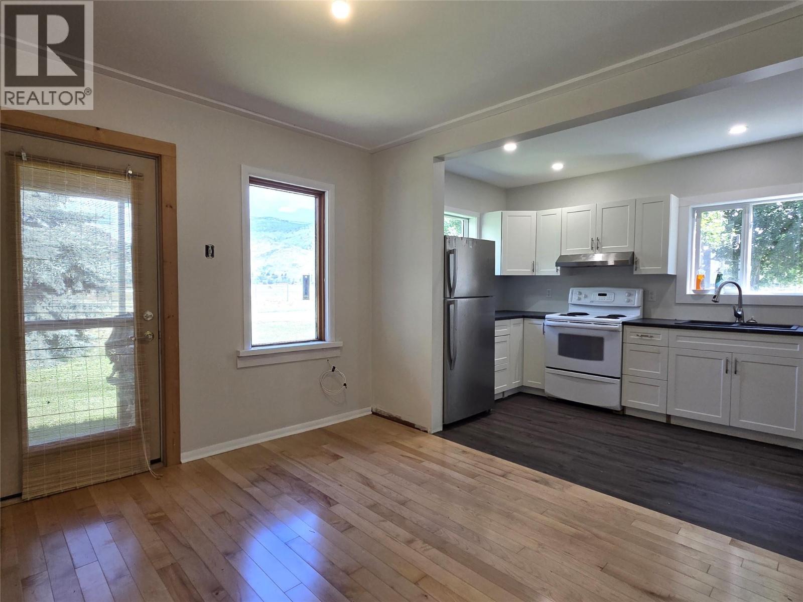 780 CAMERON Avenue - 15