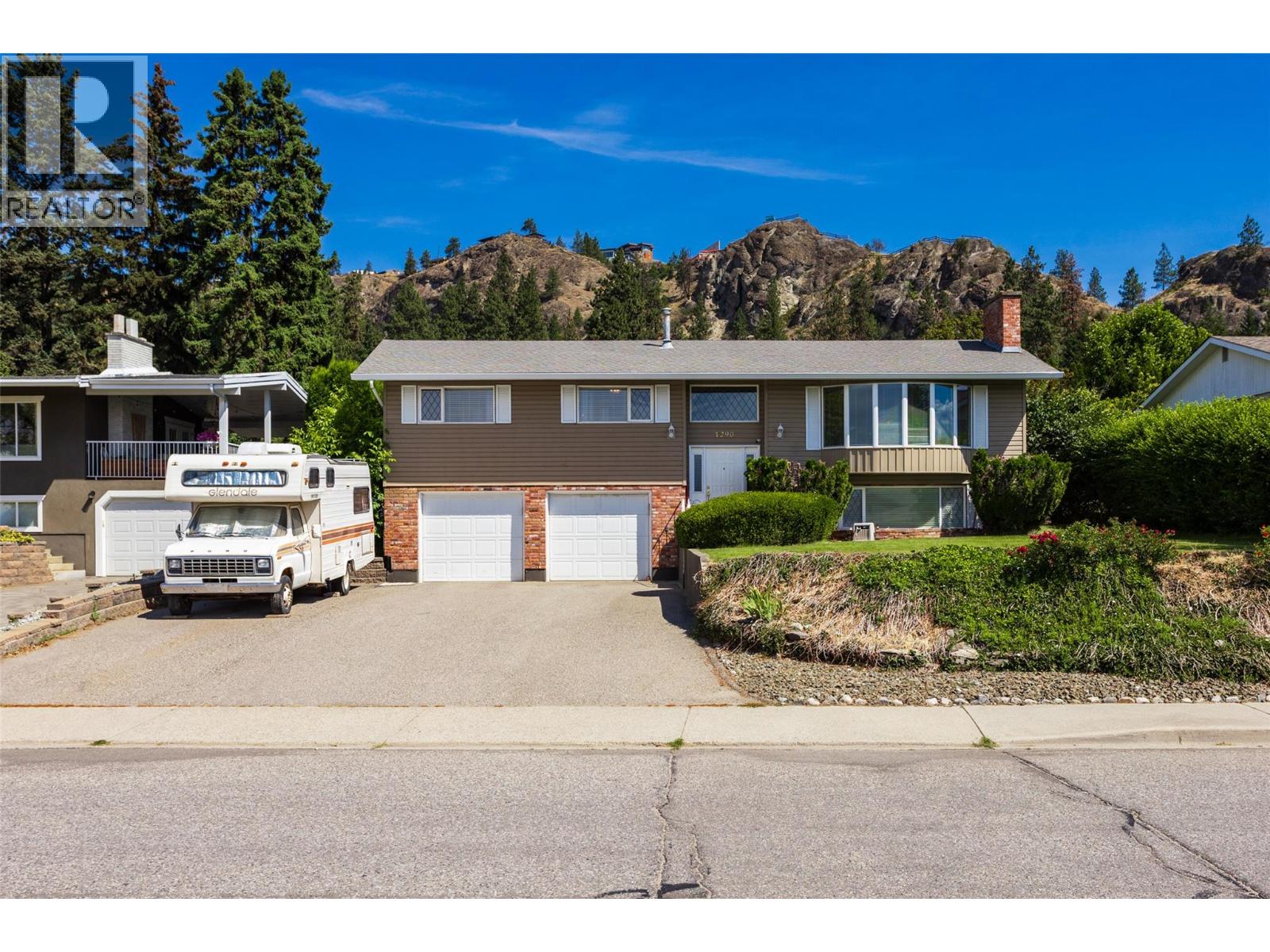 1290 Mountain Avenue, Kelowna