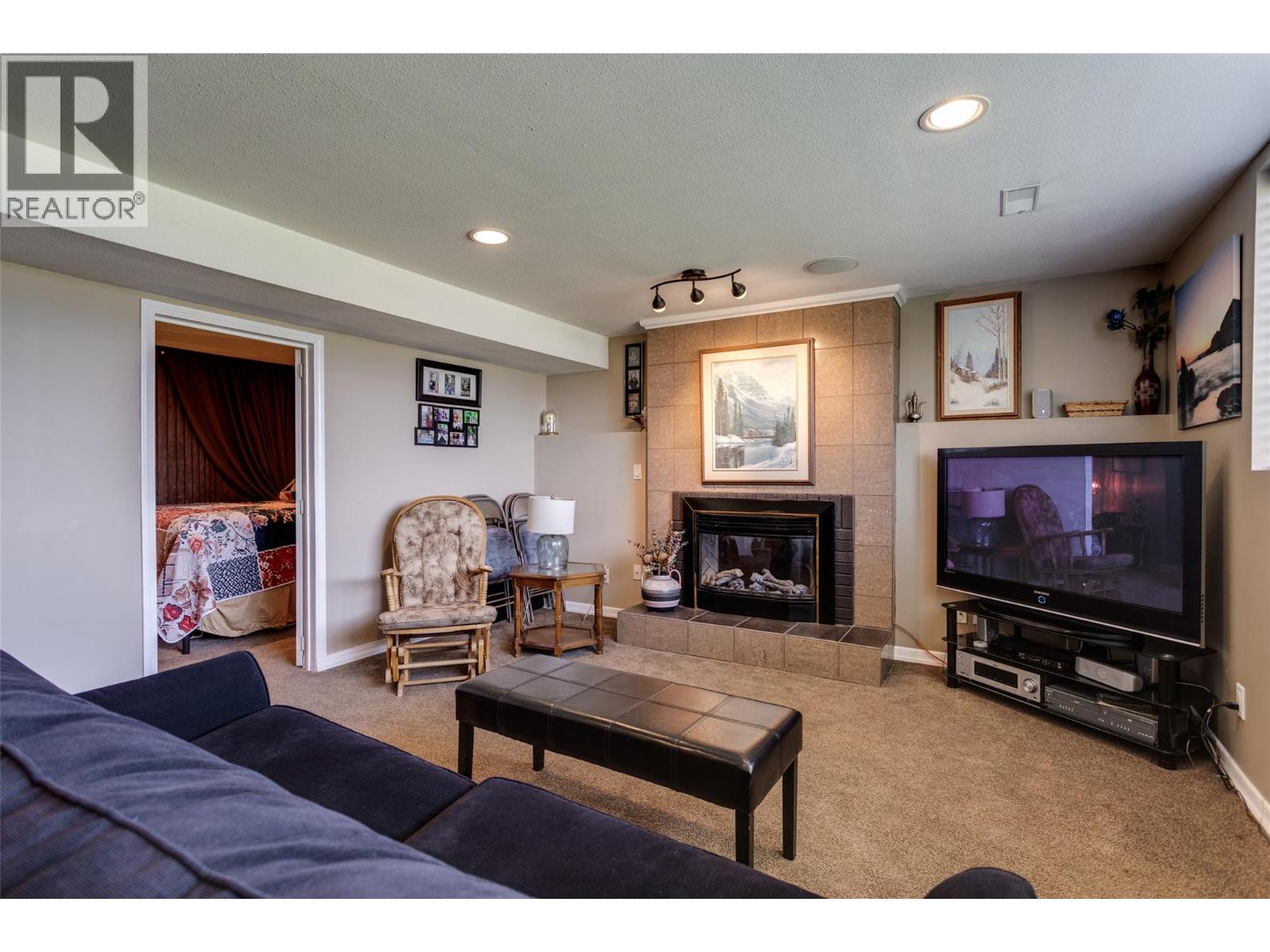 1290 Mountain Avenue, Kelowna