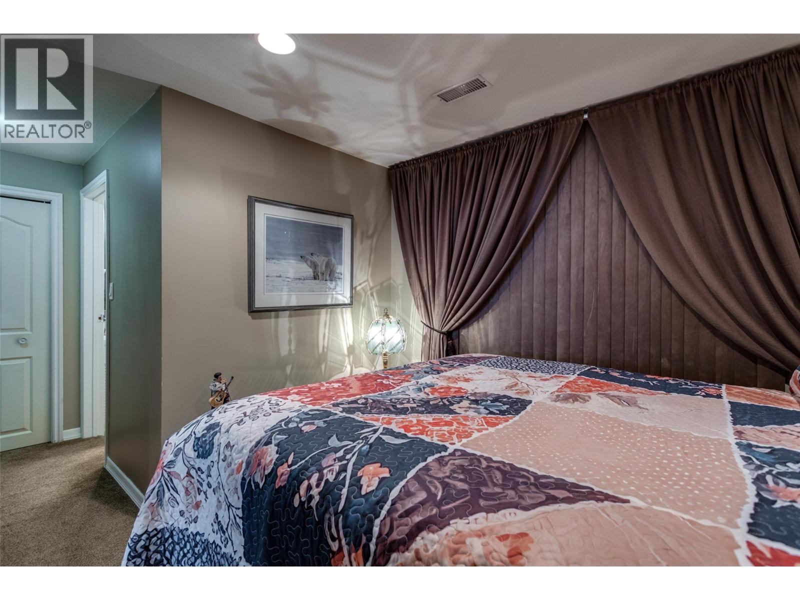 1290 Mountain Avenue, Kelowna