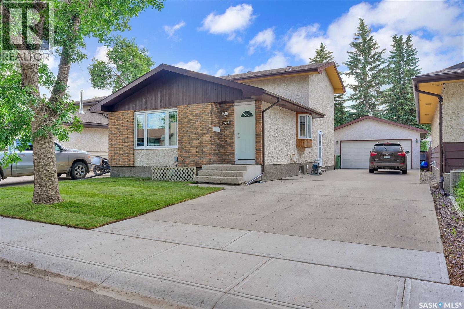 785 Bard CRESCENT N - photo 2