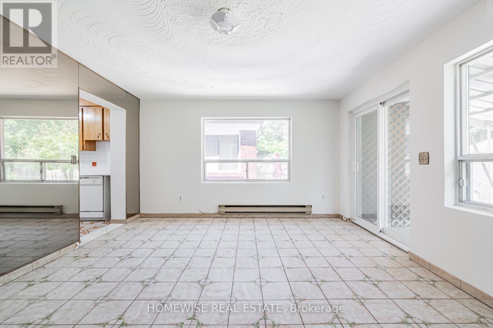25 MARLEE AVENUE - 13