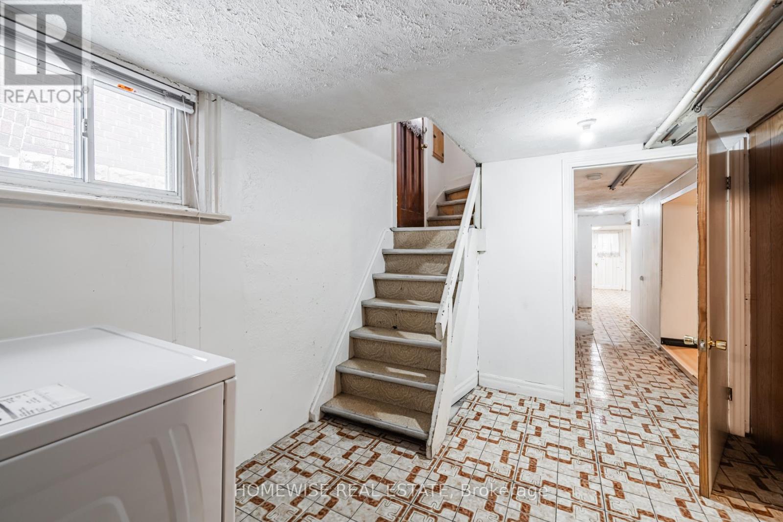 25 MARLEE AVENUE - 18