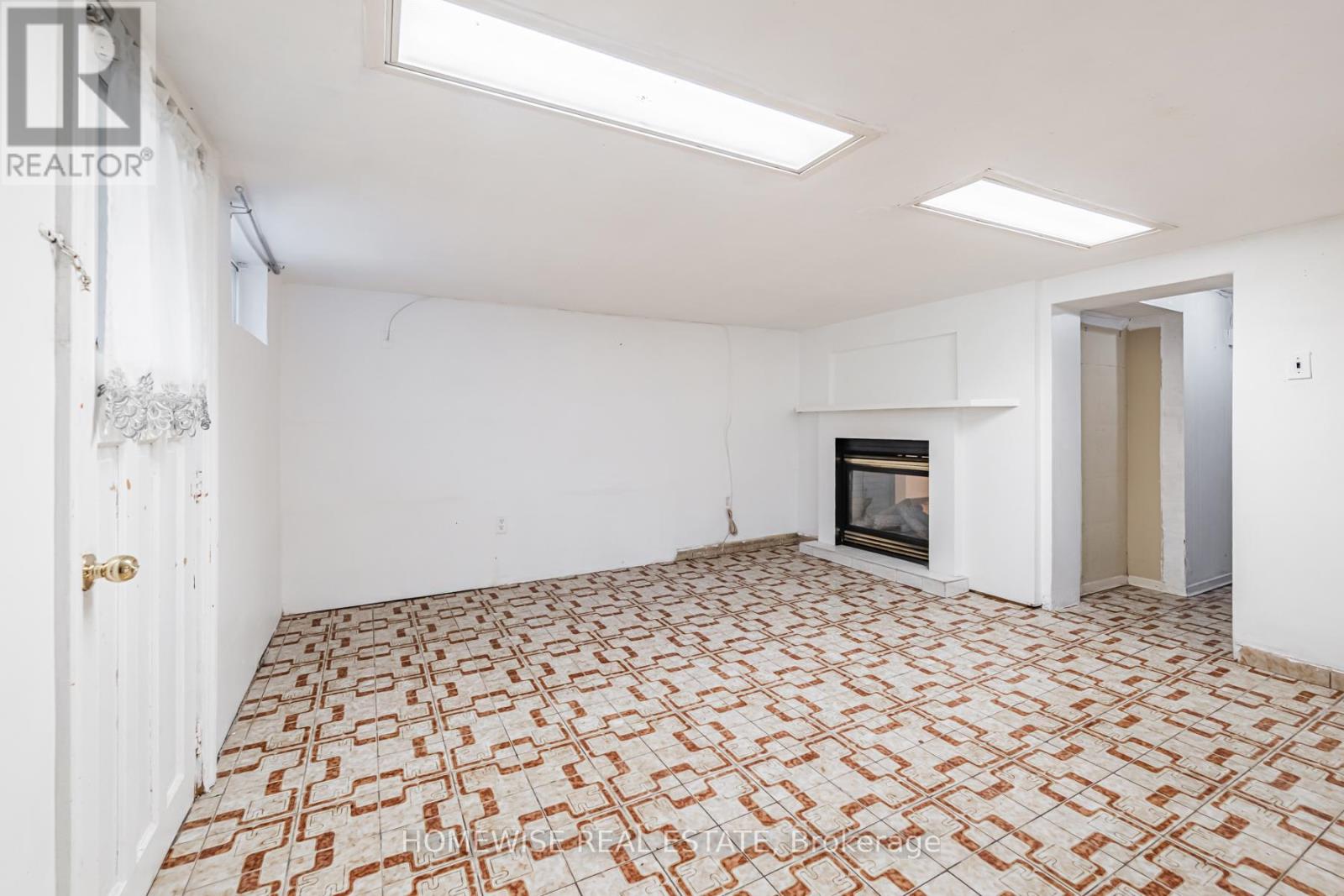 25 MARLEE AVENUE - 21