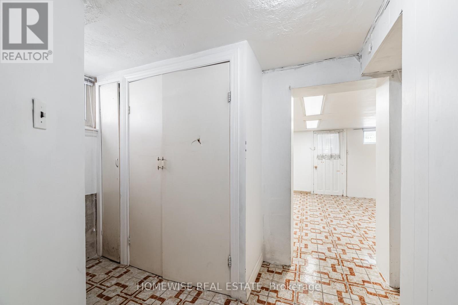 25 MARLEE AVENUE - 22