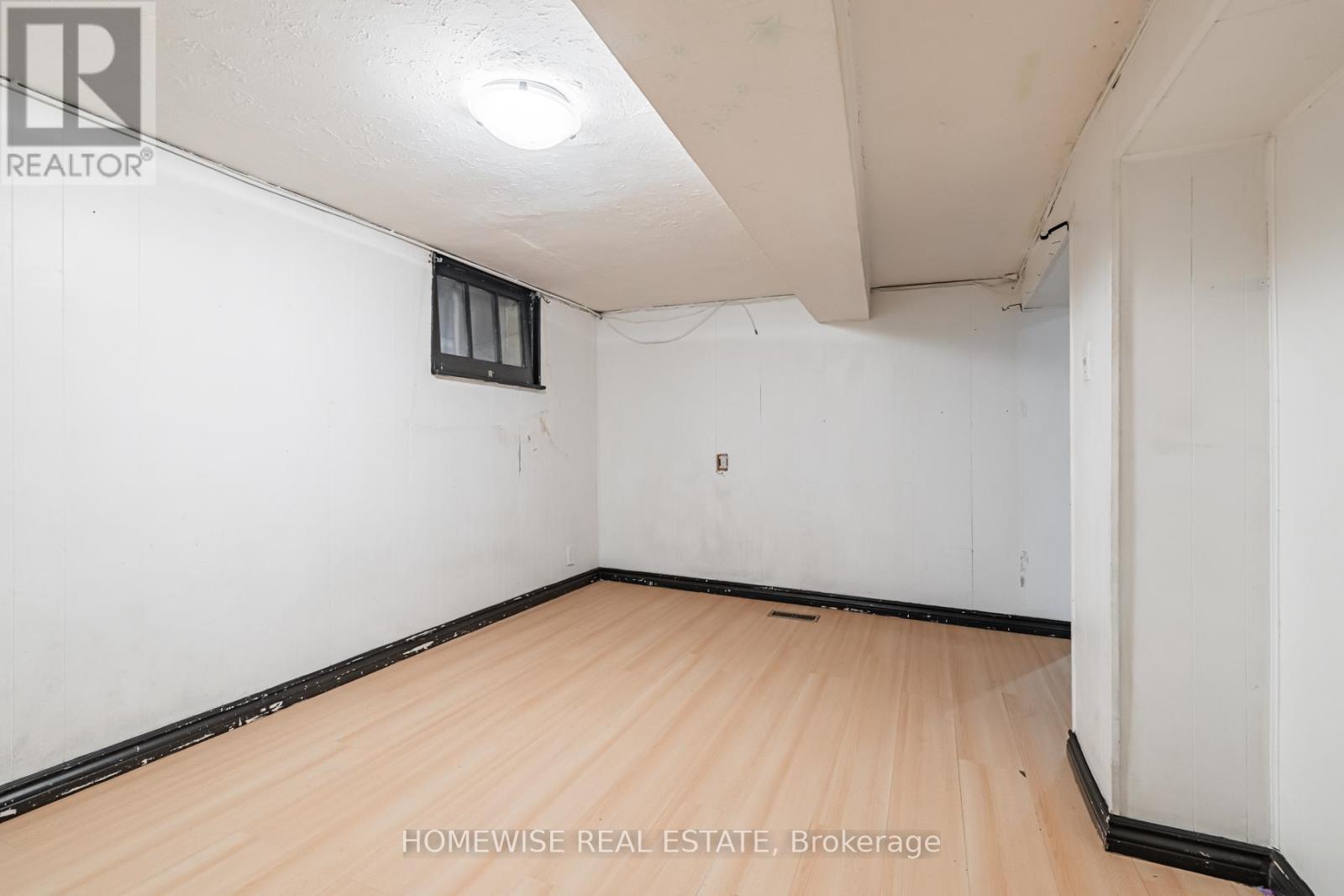 25 MARLEE AVENUE - 24