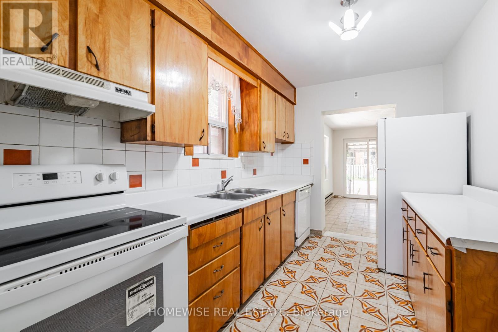 25 MARLEE AVENUE - 8