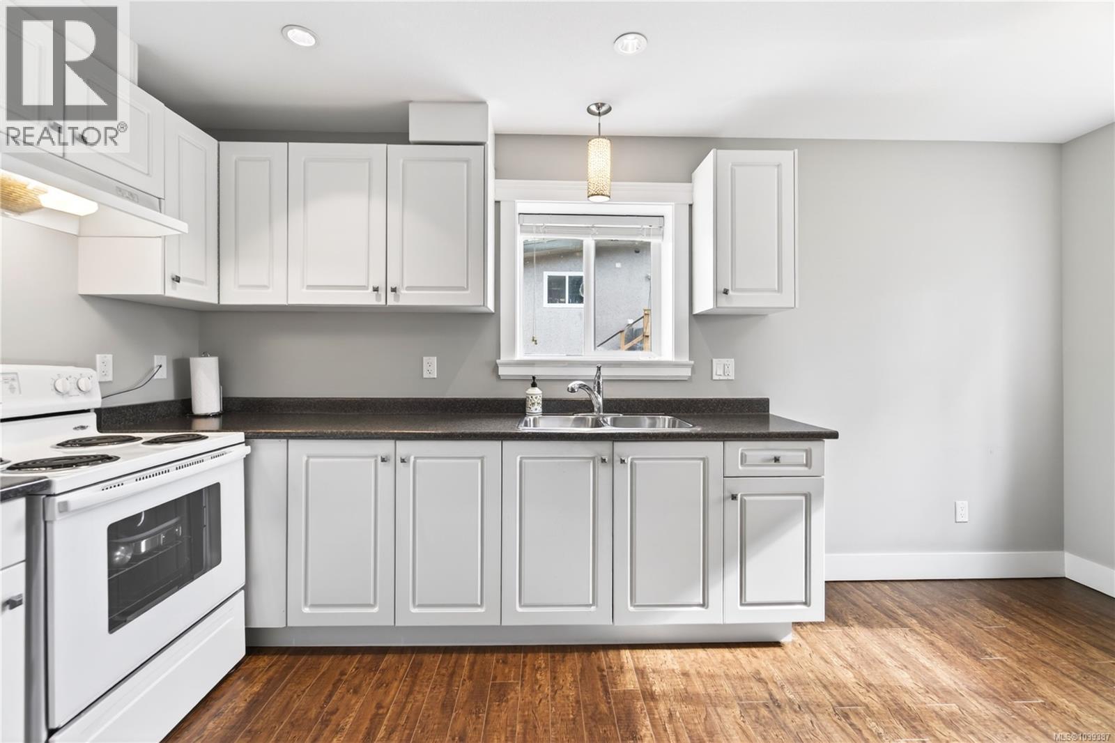 3115 Uplands Dr - 35
