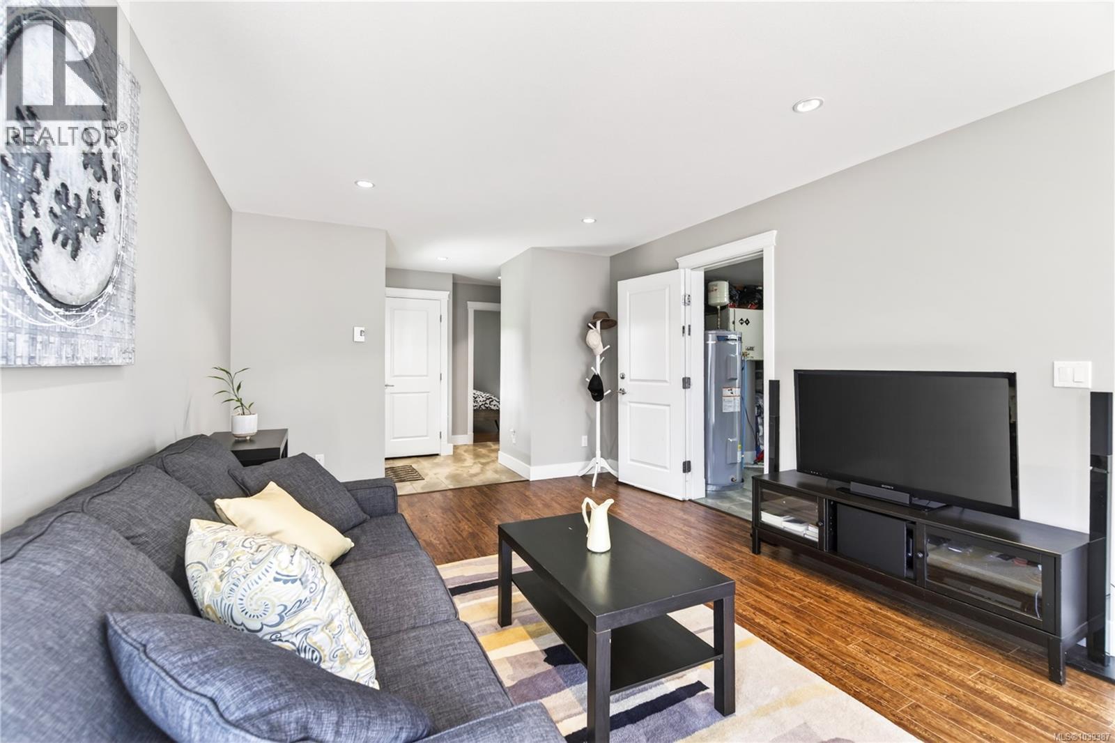3115 Uplands Dr - 36