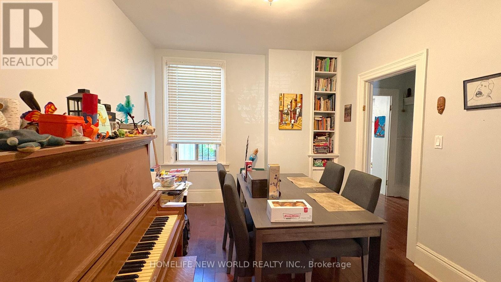 8 BURNFIELD AVENUE - 11