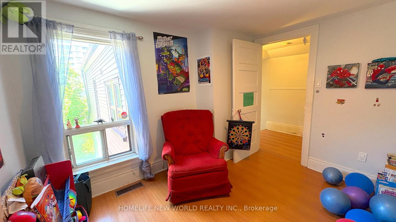 8 BURNFIELD AVENUE - 22