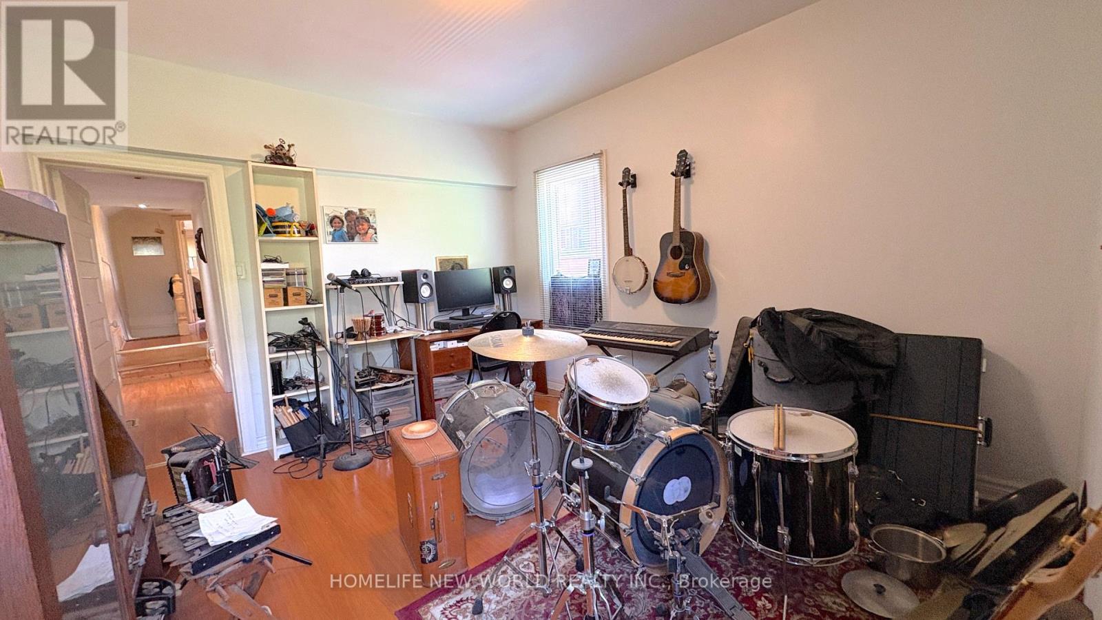 8 BURNFIELD AVENUE - 23