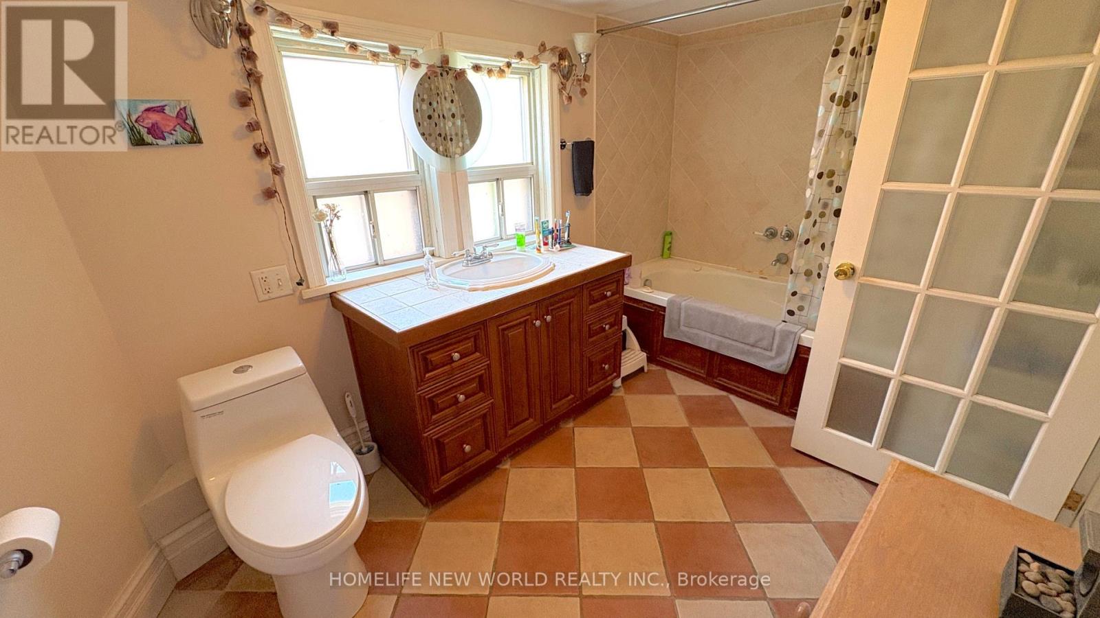 8 BURNFIELD AVENUE - 25