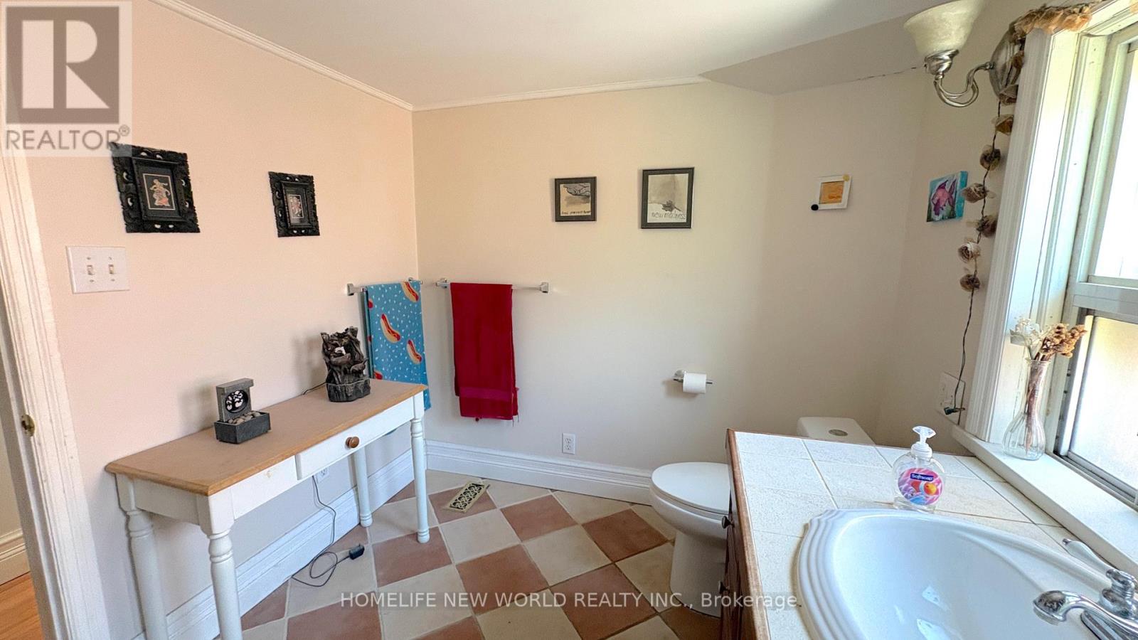 8 BURNFIELD AVENUE - 27