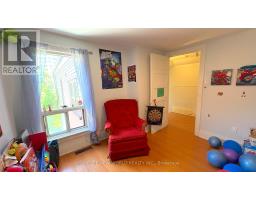 8 Burnfield Avenue, Toronto, ON M6G1Y5 Photo 22
