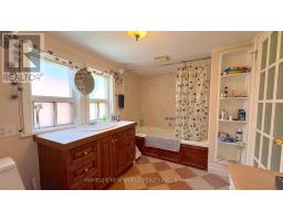 8 Burnfield Avenue, Toronto, ON M6G1Y5 Photo 26