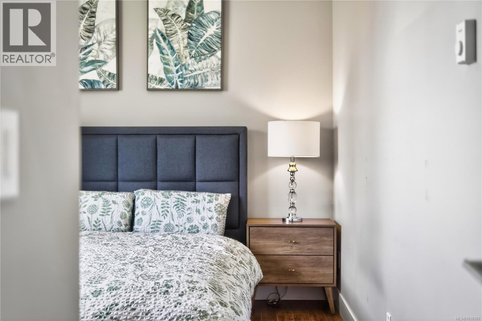 3115 Uplands Dr - 24