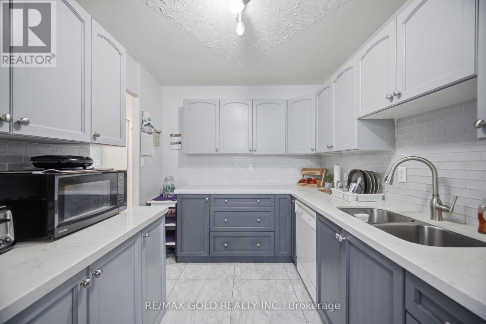 #251 3025 THE CREDIT WOODLANDS DRIVE - 15