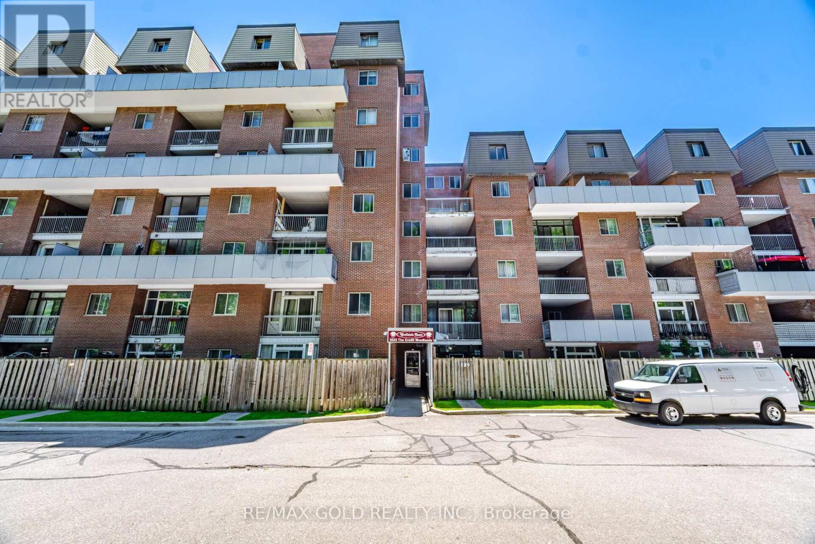 #251 3025 THE CREDIT WOODLANDS DRIVE - 37