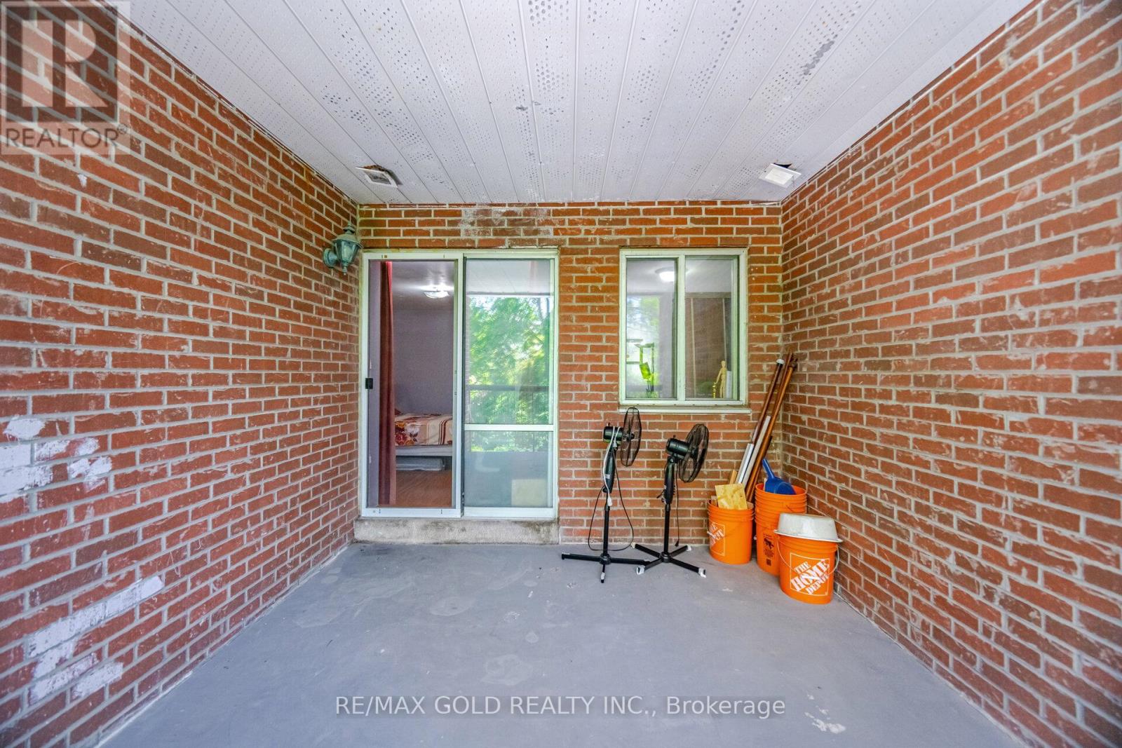 #251 3025 THE CREDIT WOODLANDS DRIVE - 40