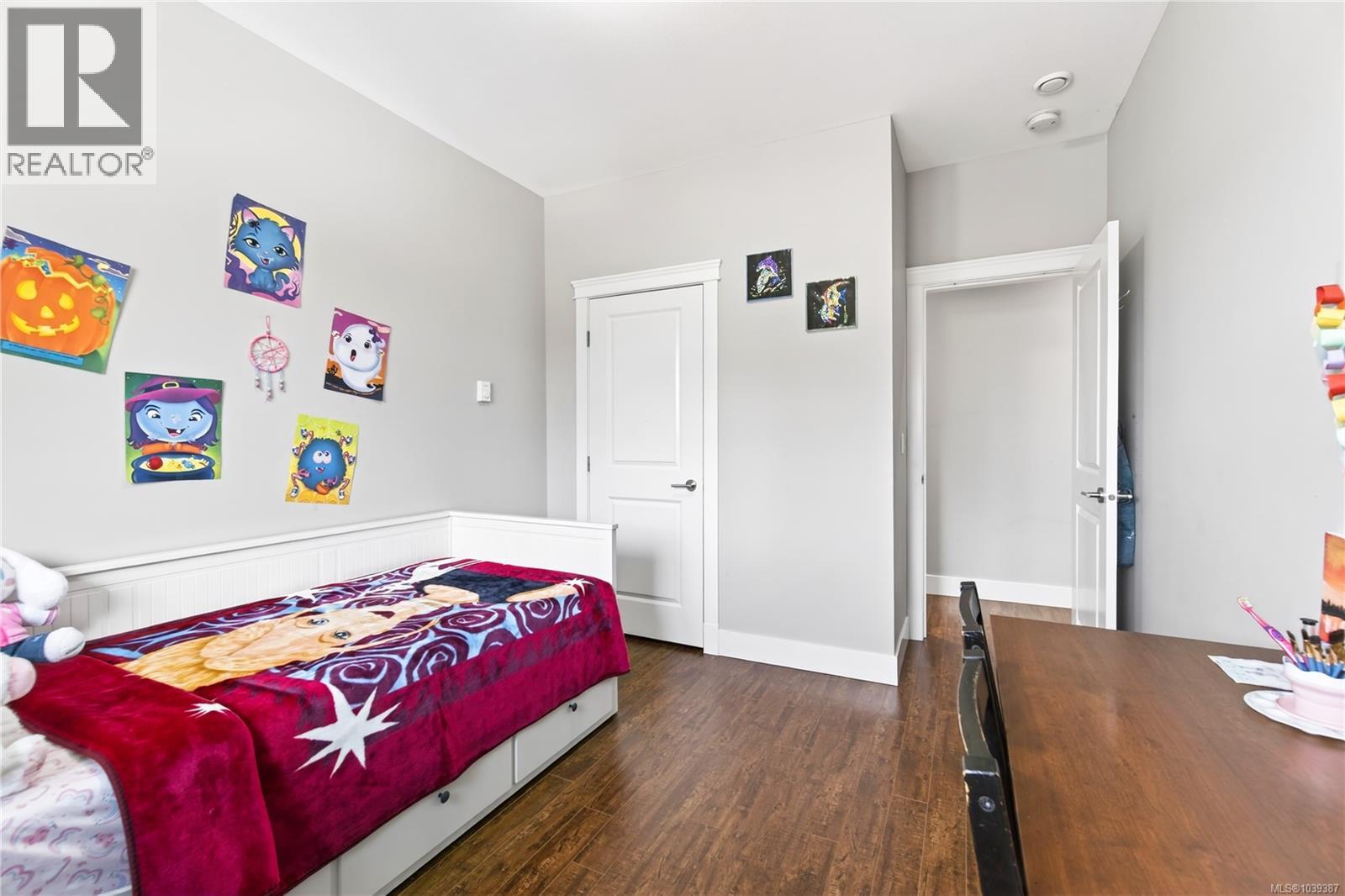 3115 Uplands Dr - 28