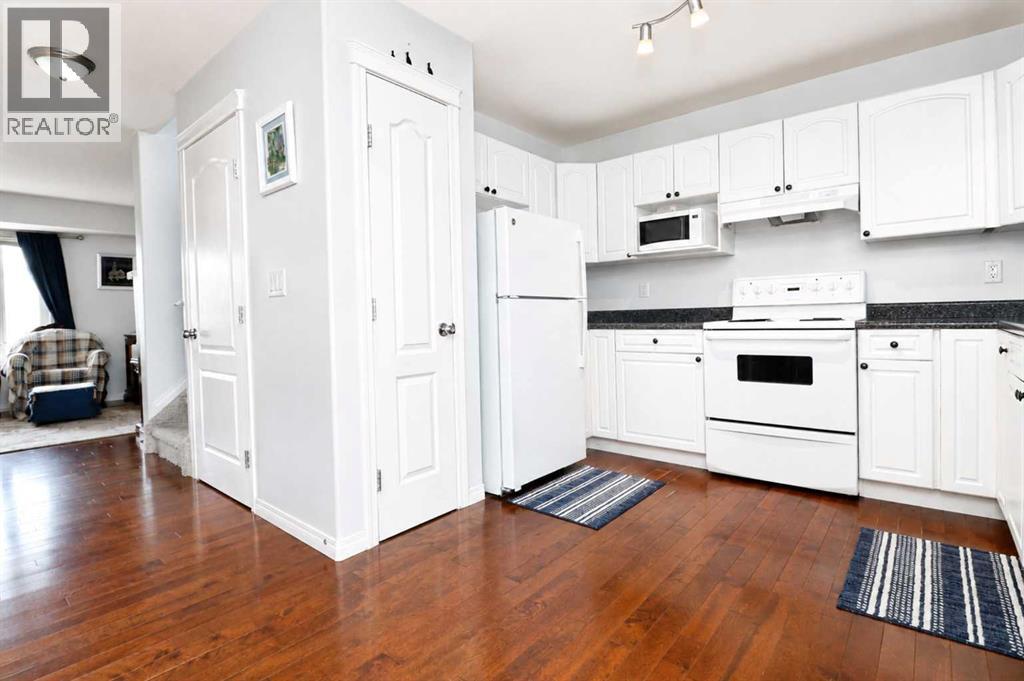 9701 90A Street — photo 7